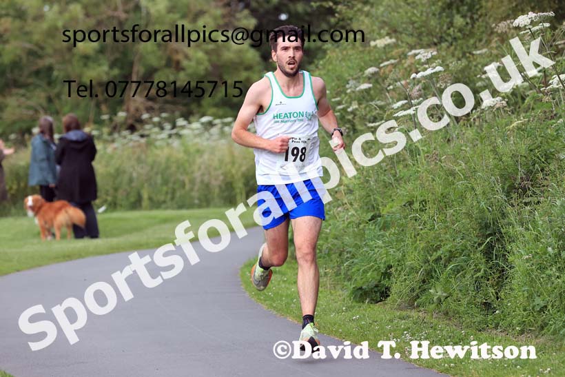 The 2024 Tynedale Pie n Peas 10k Road Race, Ovington to Low Prudhoe Country Park, Northumberland.  Photo: David T. Hewitson/Sports for All Pics